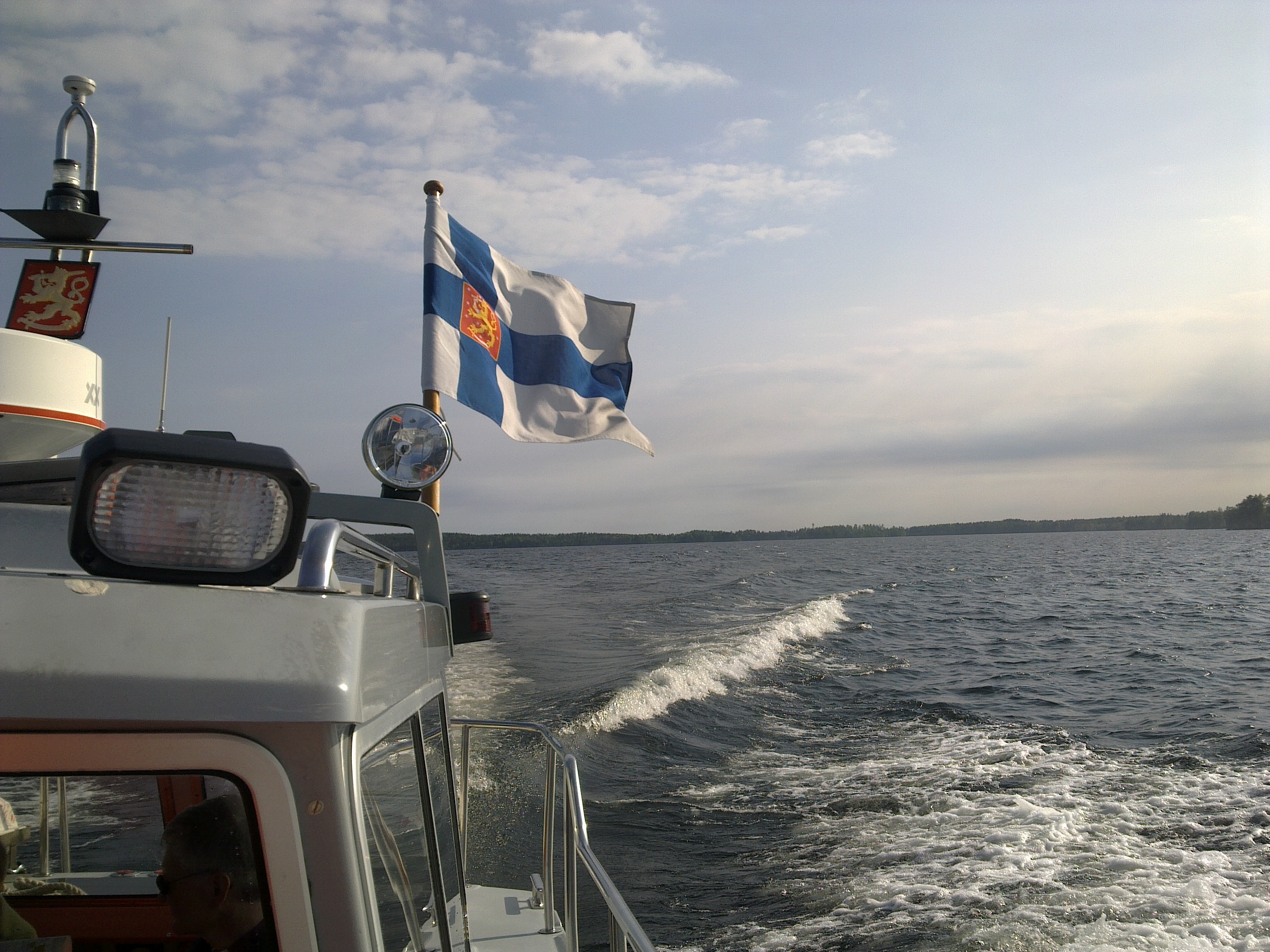 Suomen lippu, järvi, vesi, vene